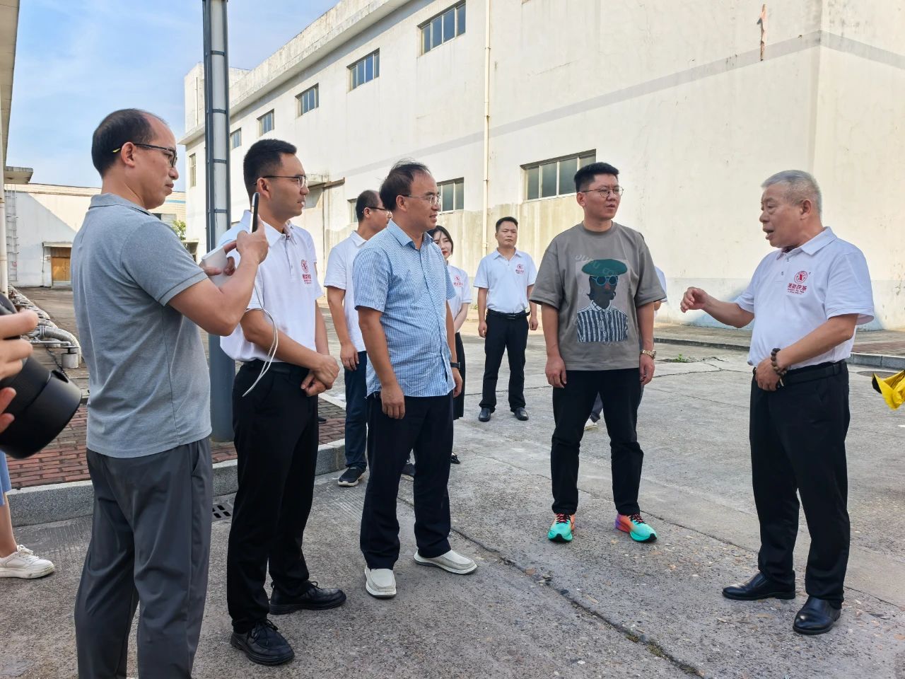 “片叶度关山——万里茶路中国行（2025）”活动走进益阳茶厂